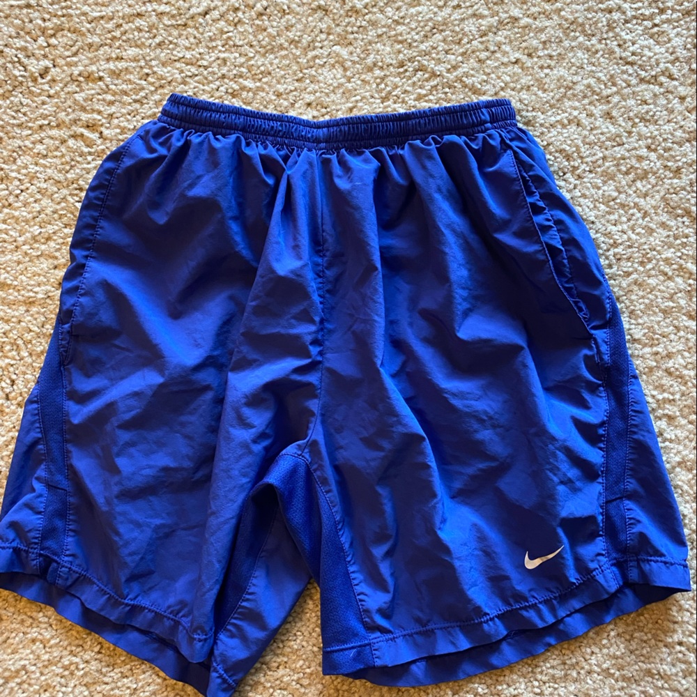 Nike mens medium 7 inch running shorts